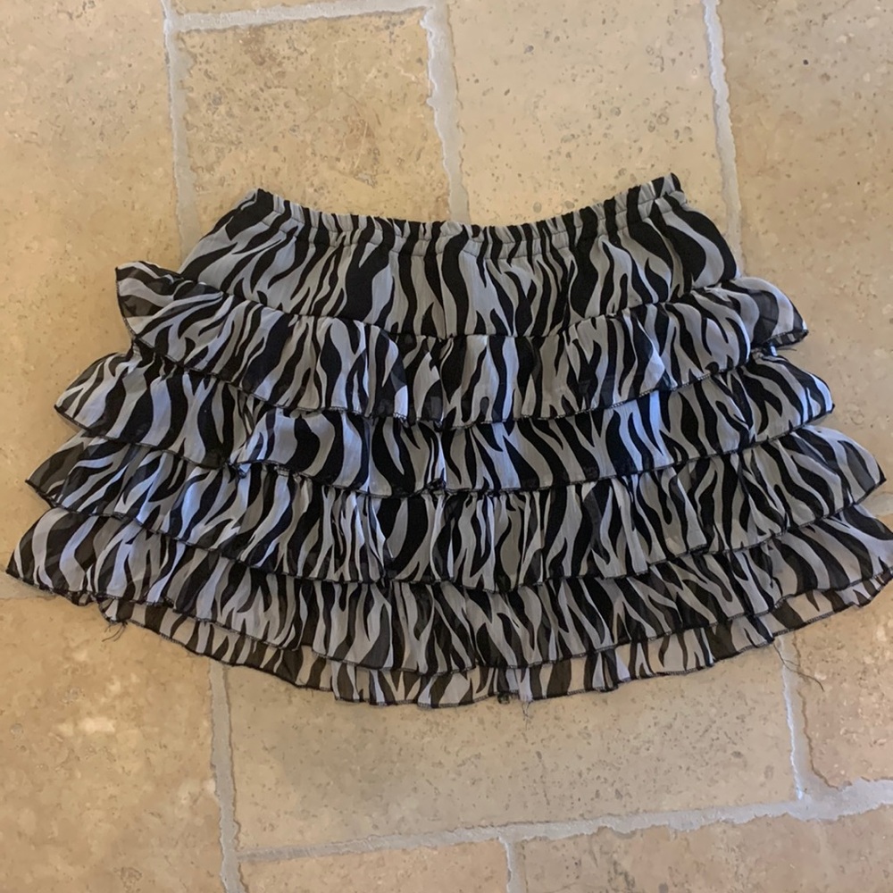 A cute skirt in the brand royal love